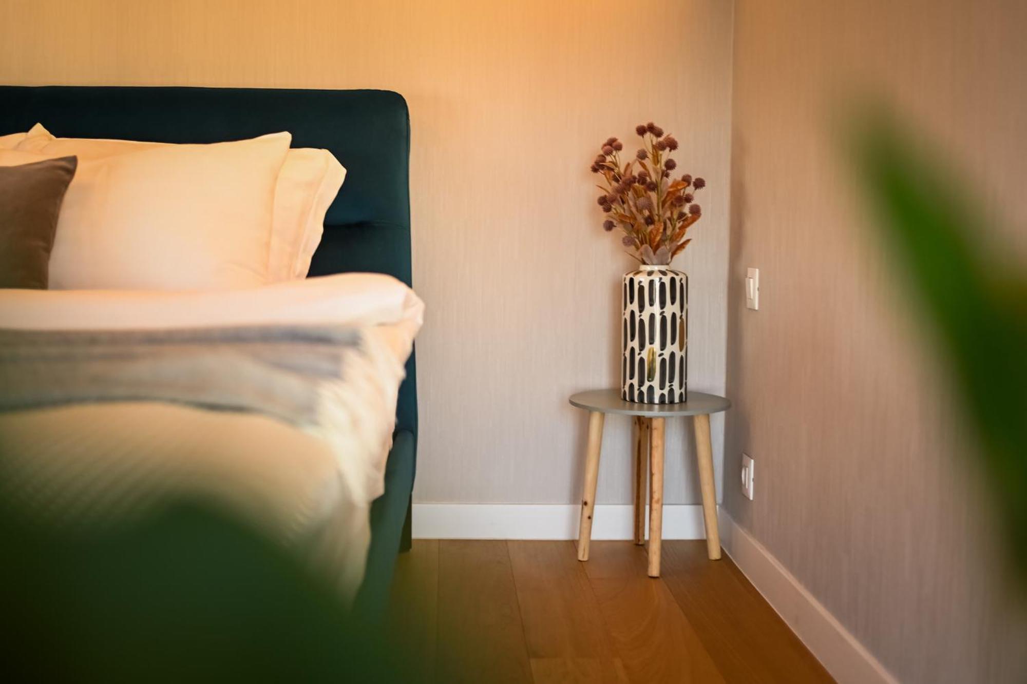 One Verdi Park Exclusive Apartments - Panoramic View & Private Parking Bucarest Habitación foto