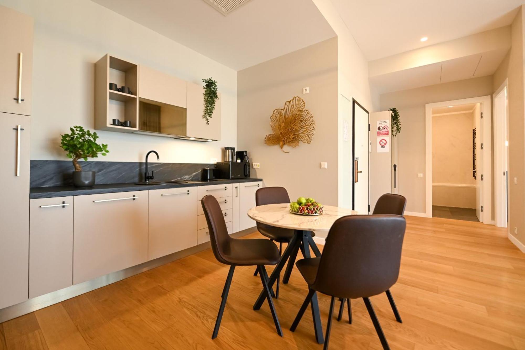 One Verdi Park Exclusive Apartments - Panoramic View & Private Parking Bucarest Habitación foto