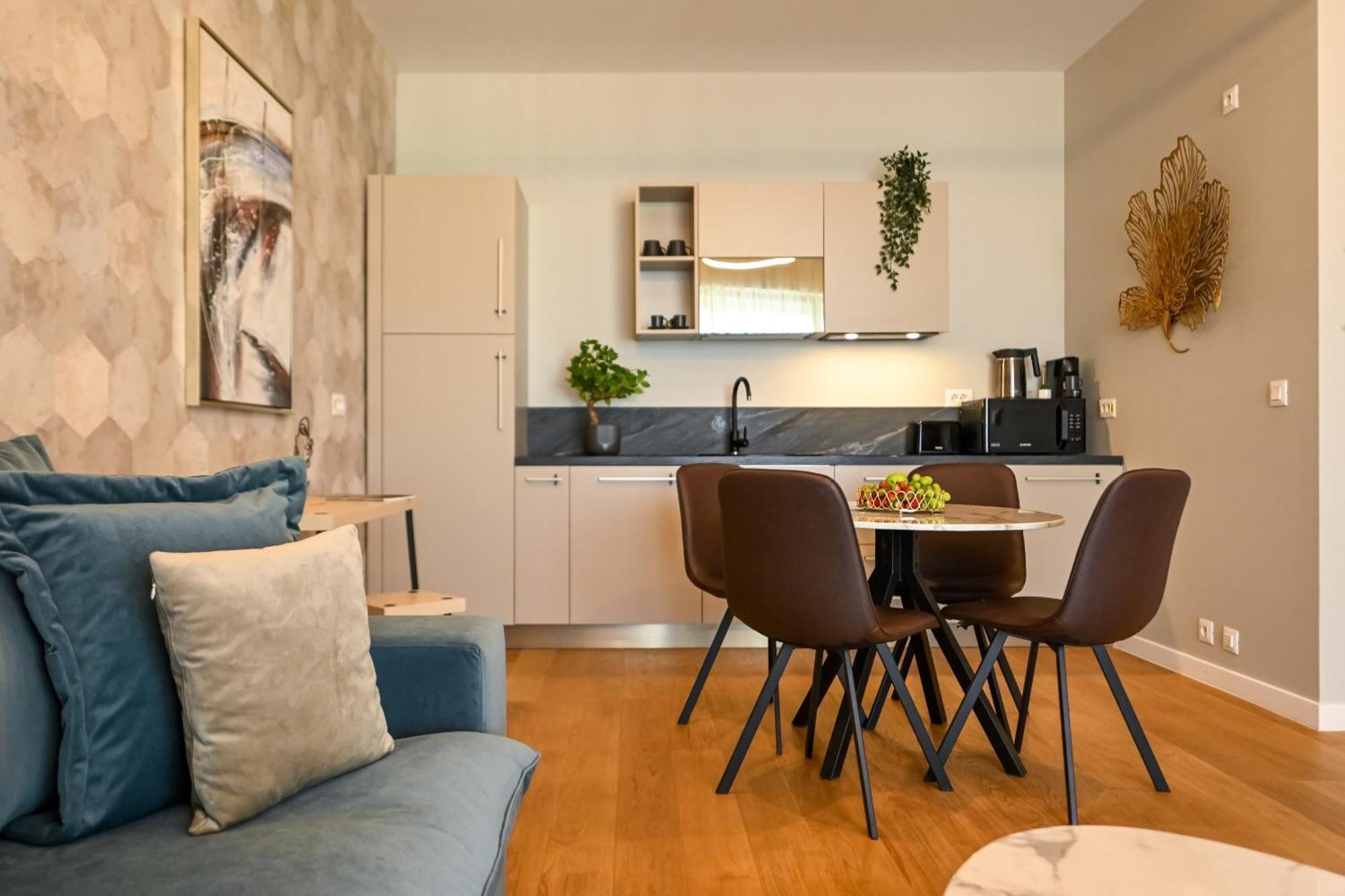 One Verdi Park Exclusive Apartments - Panoramic View & Private Parking Bucarest Habitación foto