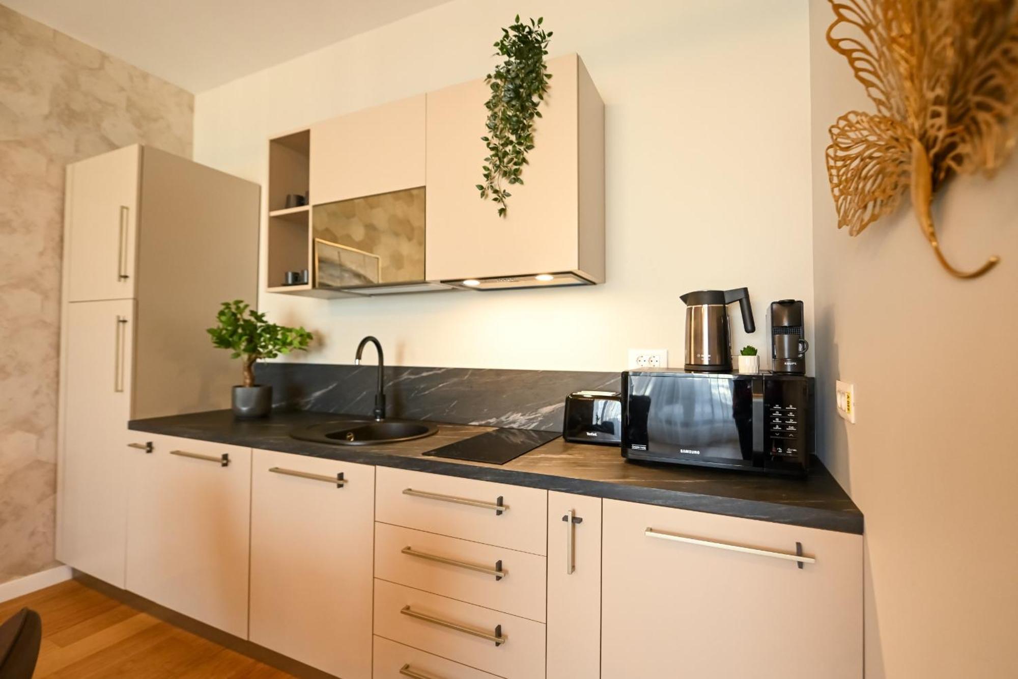 One Verdi Park Exclusive Apartments - Panoramic View & Private Parking Bucarest Habitación foto