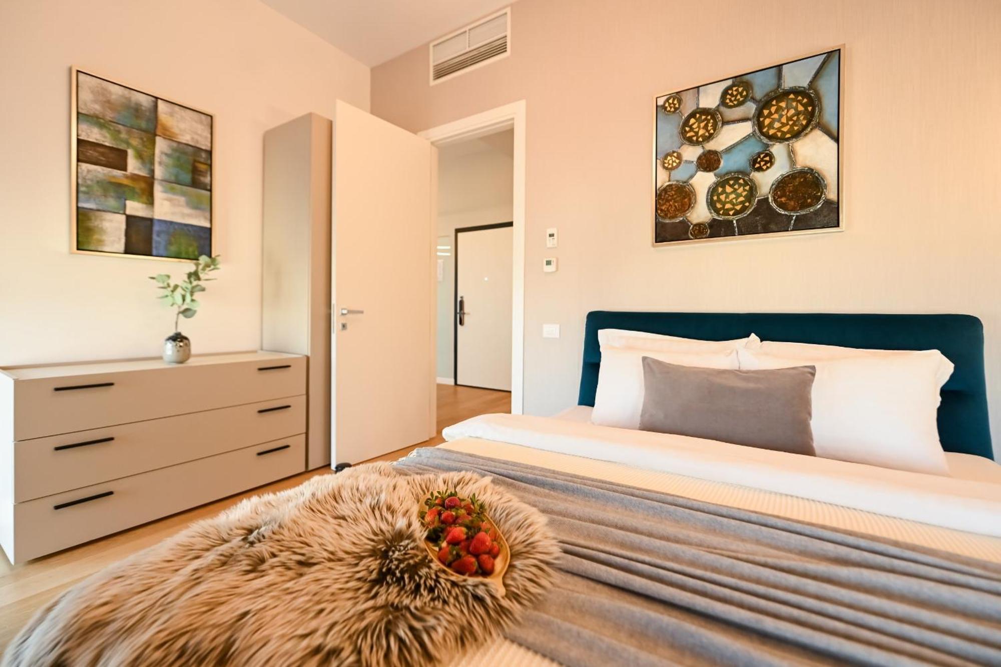 One Verdi Park Exclusive Apartments - Panoramic View & Private Parking Bucarest Habitación foto