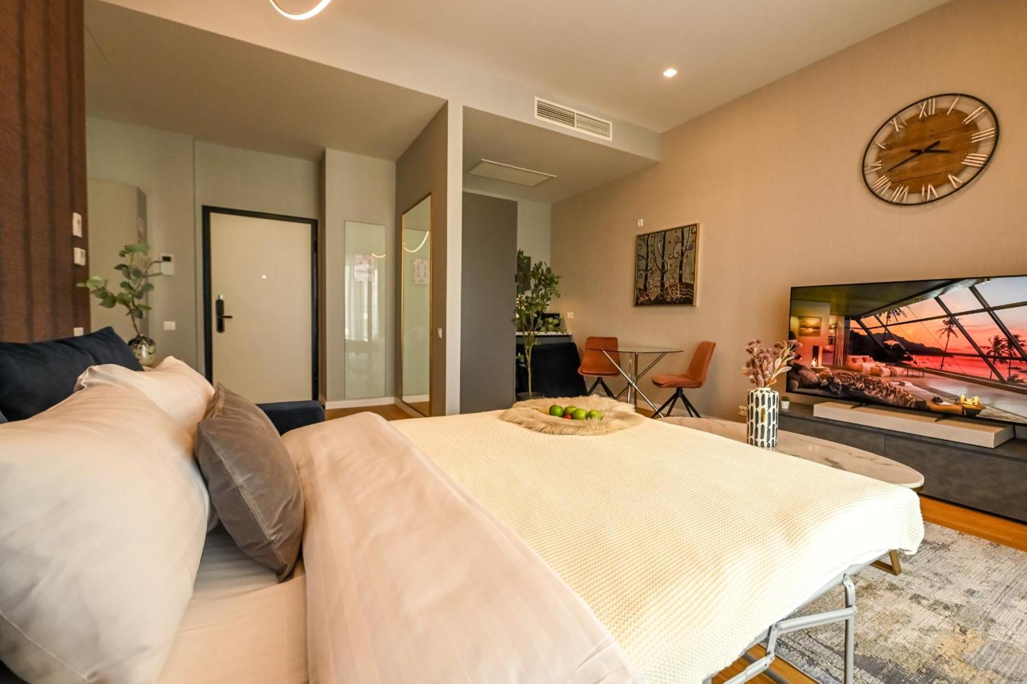 One Verdi Park Exclusive Apartments - Panoramic View & Private Parking Bucarest Habitación foto